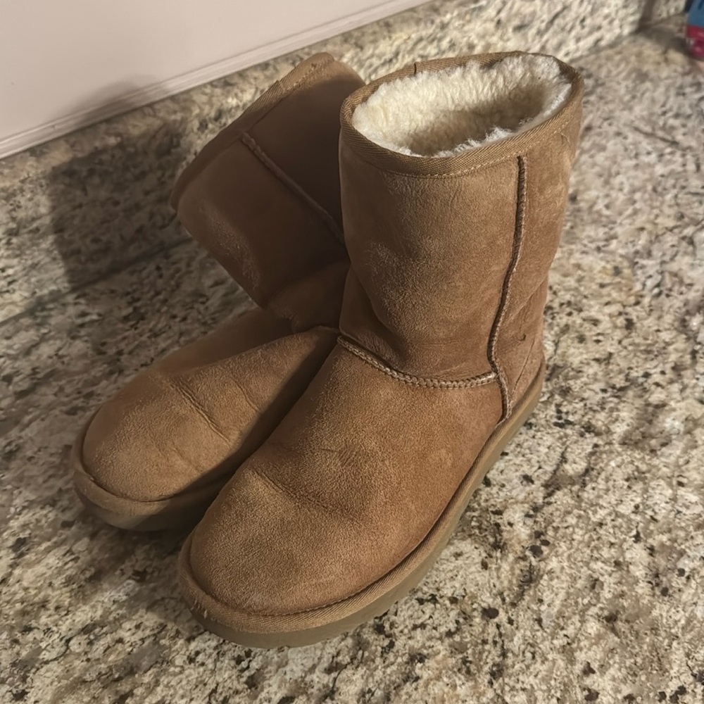 UGG - Classic Short II - Boots - Brown - Women's - 8